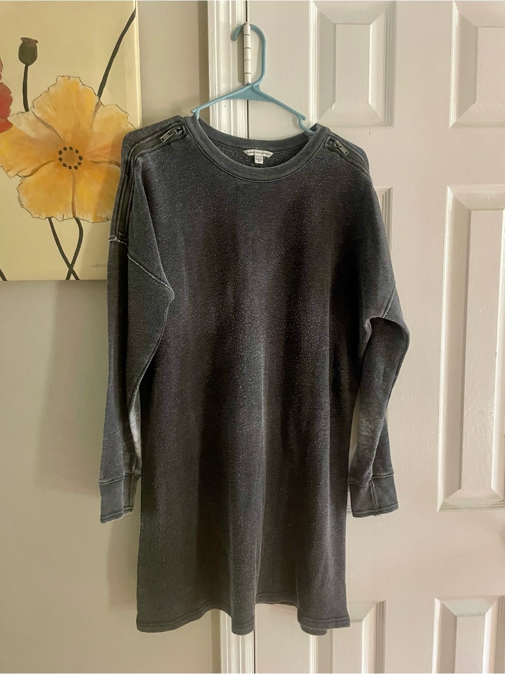 American Eagle Outfitters Charcoal Gray Crewneck Sweatshirt